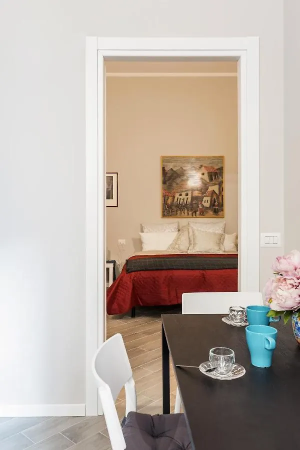 Cozy And Warm 1 Bedroom Apt - Via Sapeto Milan Apartment
